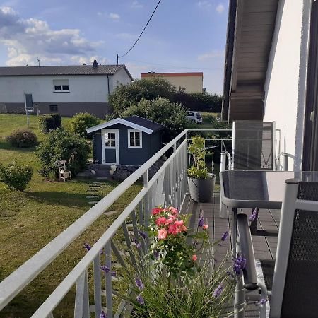 Eifelstern-Schoene Ferienwohnung Mit Balkon Kalenborn-Scheuern Zewnętrze zdjęcie