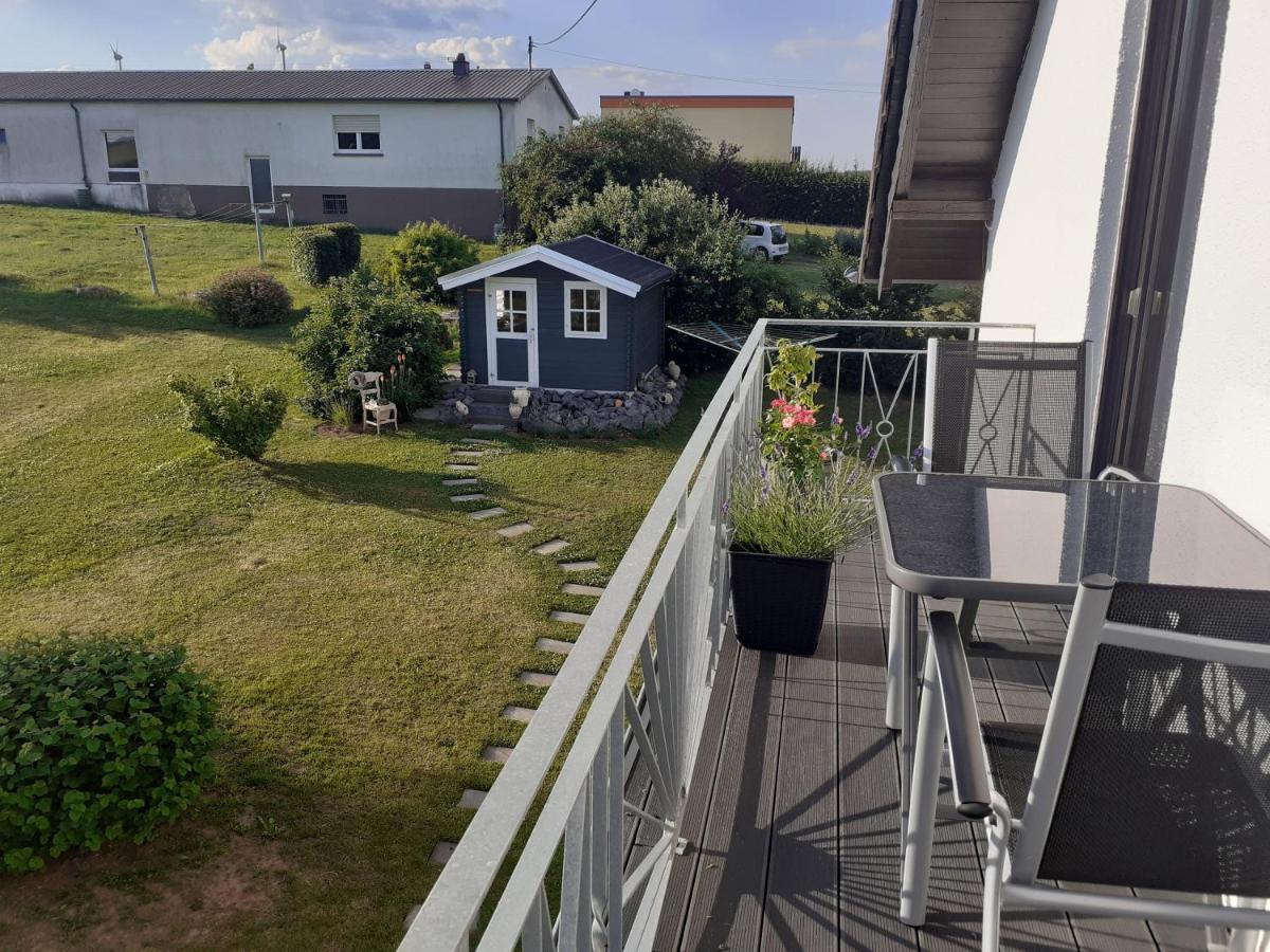 Eifelstern-Schoene Ferienwohnung Mit Balkon Kalenborn-Scheuern Zewnętrze zdjęcie