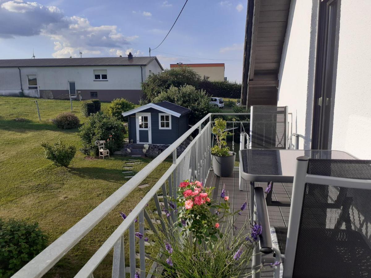 Eifelstern-Schoene Ferienwohnung Mit Balkon Kalenborn-Scheuern Zewnętrze zdjęcie